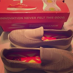 Skechers gowalk 4 slip on sneakers